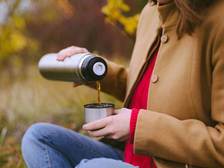 Hva er materialet for å velge en termisk isolasjonskopp?